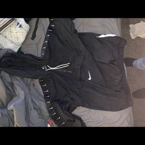Nike windbreaker pullover